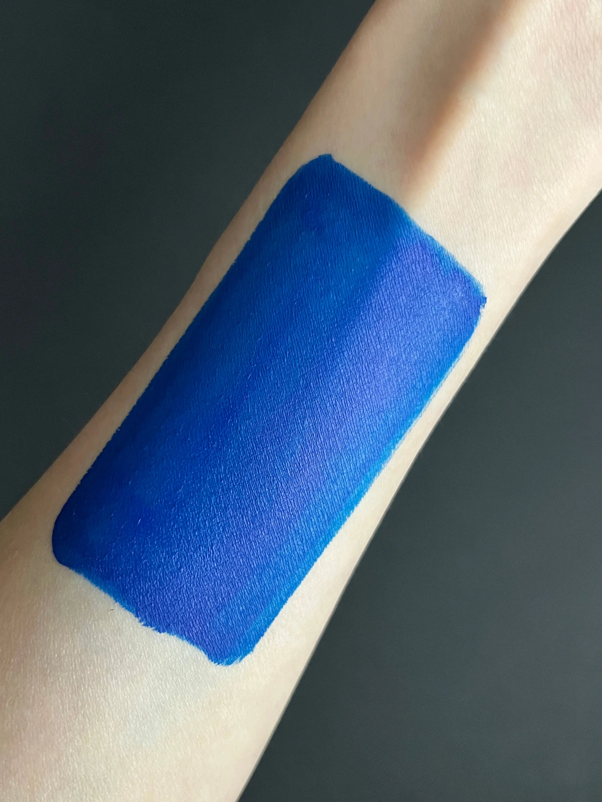 Graphic Liner in Navy - Waterproof, Easy to Use & Wash Off