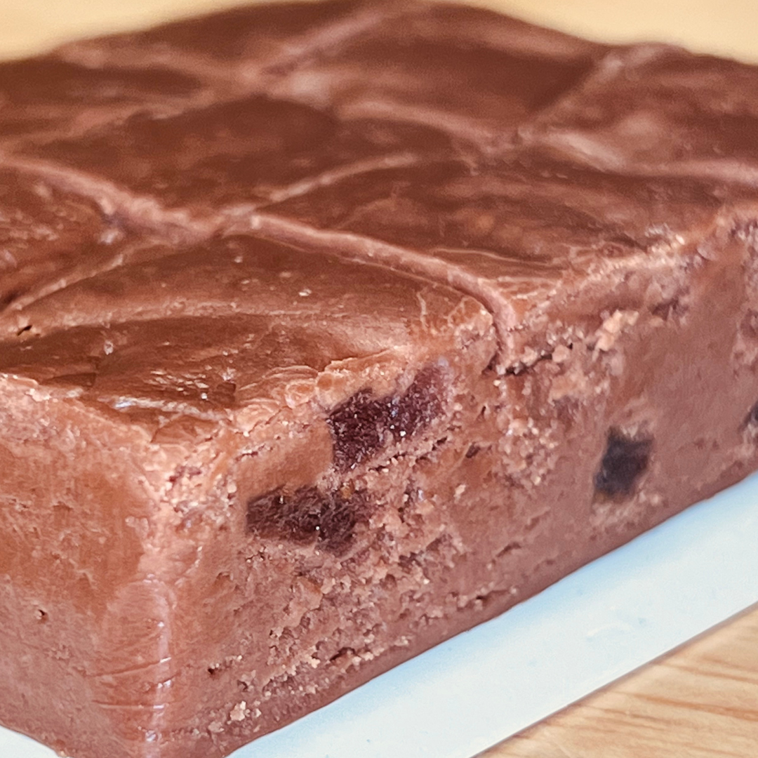 Handmade Chocolate Strawberry Fudge | Meem&