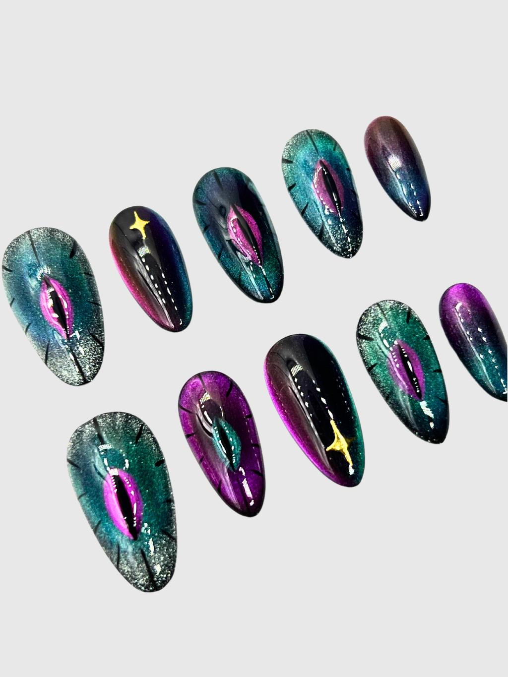 Snake Den Press On Nails - Mesmerizing & Durable Beauty