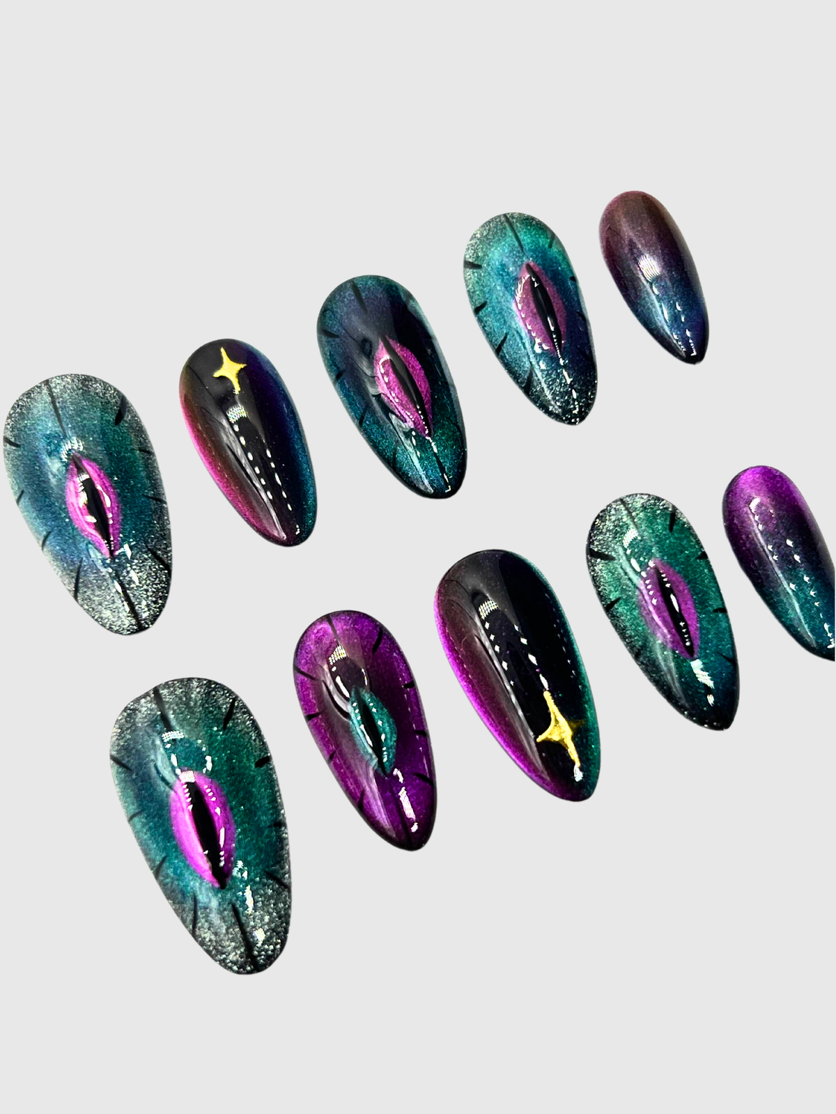 Snake Den Press On Nails - Mesmerizing & Durable Beauty